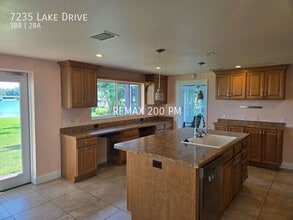 7235 Lake Dr in Orlando, FL - Building Photo - Building Photo
