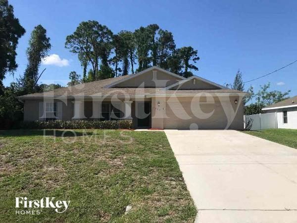 property at 1002 NE 33rd Ln