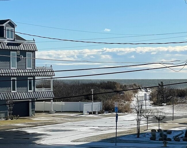 109 W Brigantine Ave, Unit 6 in Brigantine, NJ - Foto de edificio - Building Photo