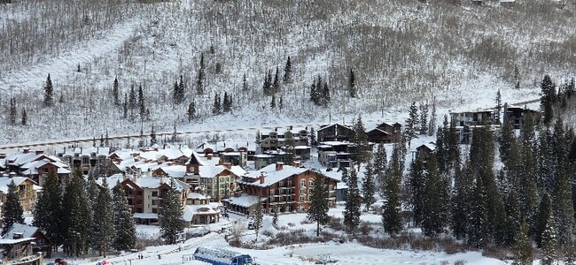 12082 E Big Cottonwood Cyn Rd in Salt Lake City, UT - Foto de edificio - Building Photo