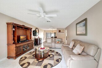 4660 Greentree Pl in Boynton Beach, FL - Foto de edificio - Building Photo