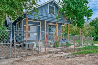 2419 Tuam St in Houston, TX - Foto de edificio - Building Photo