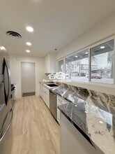 7507 E Highland Ave in Scottsdale, AZ - Foto de edificio - Building Photo