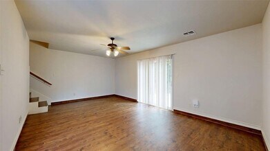 1915 Pine Tree Dr, Unit B in Bryan, TX - Building Photo - Building Photo