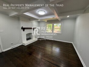 2206 Dulaire Rd in Greensboro, NC - Building Photo - Building Photo
