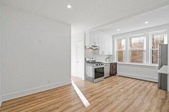 5 Lienau Pl in Jersey City, NJ - Building Photo - Building Photo