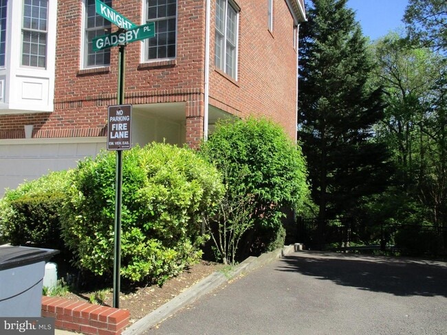 2511 Gadsby Pl in Alexandria, VA - Building Photo - Building Photo