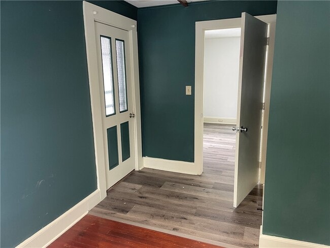 7 Wells Ave in Oneonta, NY - Building Photo - Building Photo