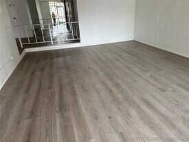 3710 Inverrary Dr in Lauderhill, FL - Building Photo