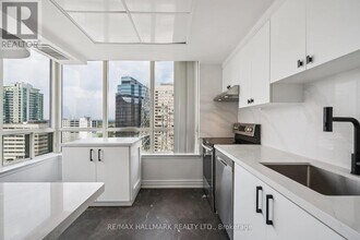 7 Bishop Ave in Toronto, ON - Building Photo - Building Photo