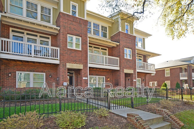 129 Grandin Rd in Charlotte, NC - Building Photo - Building Photo