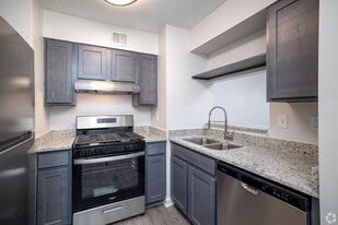 Northside Plaza in Atlanta, GA - Building Photo