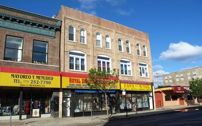 2046-2048 N Milwaukee Ave in Chicago, IL - Building Photo - Building Photo