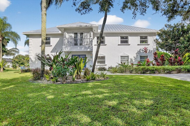 2900 Greenbriar Blvd in Wellington, FL - Building Photo - Building Photo