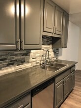 7500 Mason Ave, Unit 218 in Los Angeles, CA - Building Photo - Building Photo