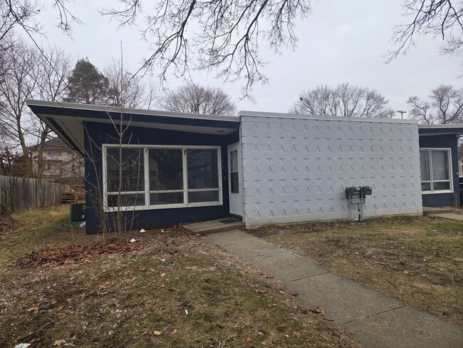 763 Douglas St, Unit 763 Douglas