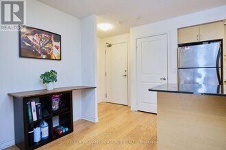 27 Rean Dr in Toronto, ON - Building Photo - Building Photo