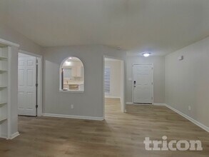 722 Foxborough Rd in Charlotte, NC - Building Photo - Building Photo