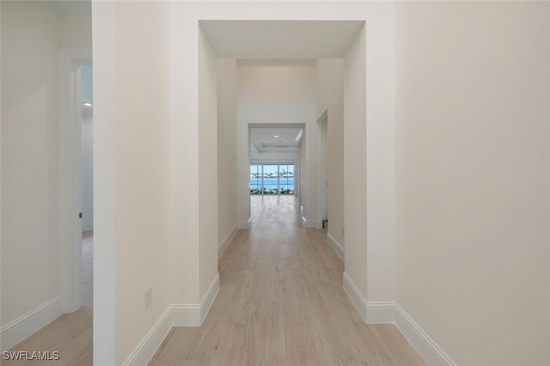 8923 Gustavia Ct in Naples, FL - Building Photo