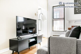 232 Newbury St in Boston, MA - Building Photo - Building Photo