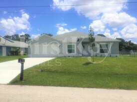 328 SW Ridgecrest Dr, Unit 507 in Port St. Lucie, FL - Building Photo