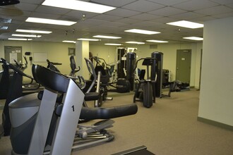 7401 Westlake Ter, Unit 407 in Bethesda, MD - Building Photo - Building Photo