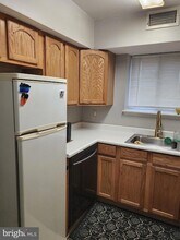 8030-8000 Ditman St in Philadelphia, PA - Foto de edificio - Building Photo