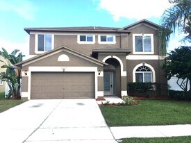 11013 Sailbrooke Dr in Riverview, FL - Building Photo