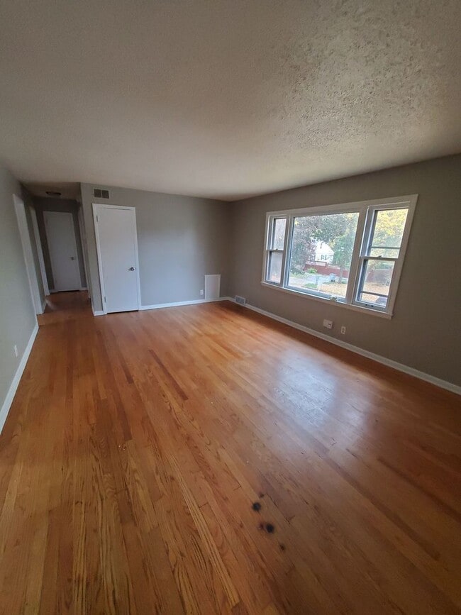 4953-4955-4955 N 90th St