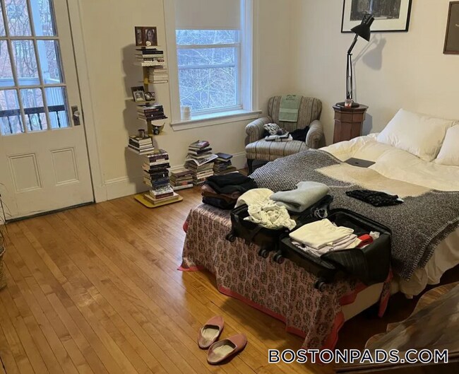 14 Centre St in Cambridge, MA - Foto de edificio - Building Photo