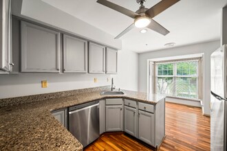 445 Hartford Square in West Chester, PA - Foto de edificio - Building Photo
