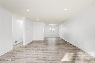 12 Lone Star Ln in Englishtown, NJ - Building Photo - Building Photo