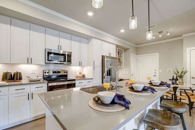 10903 Cypresswood Dr in Houston, TX - Building Photo - Building Photo