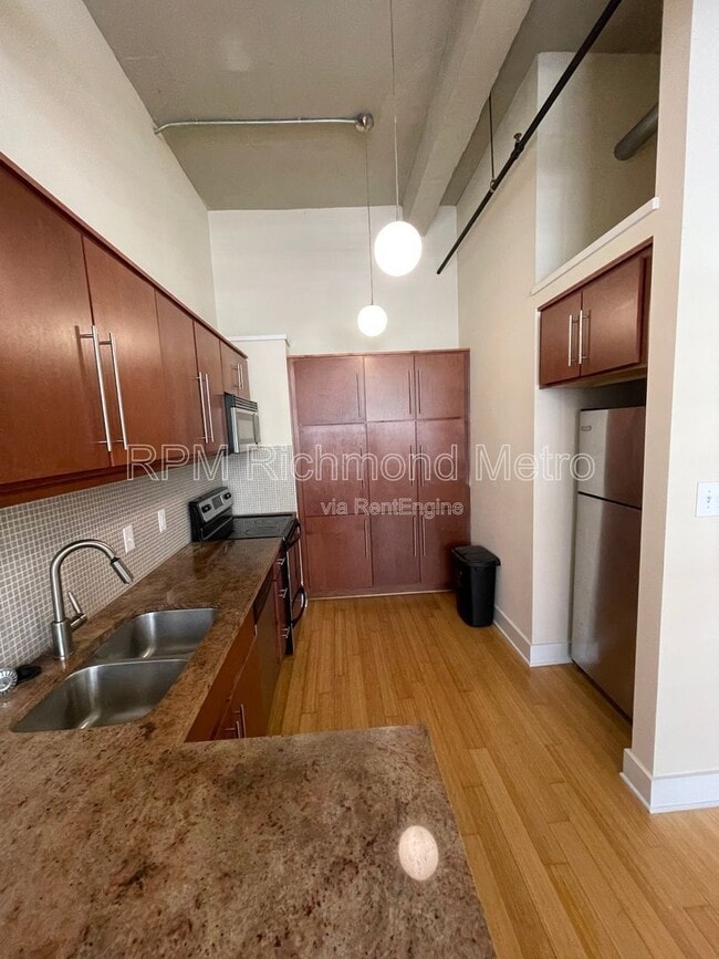 property at 815 Perry St