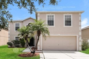 1501 Alhambra Crest Dr in Ruskin, FL - Building Photo