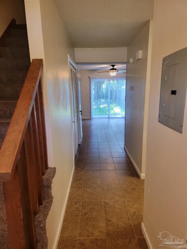 8103 Stonebrook Dr in Pensacola, FL - Building Photo - Building Photo