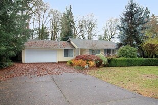 5764 SW Kimball Ct in Lake Oswego, OR - Building Photo