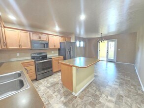 283 E Producer Dr in Meridian, ID - Building Photo - Building Photo