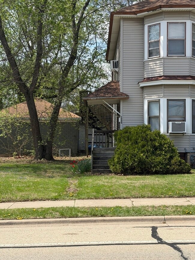1264 Liberty St in Morris, IL - Building Photo - Building Photo