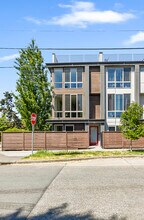 10503 Evanston Ave N in Seattle, WA - Building Photo - Building Photo