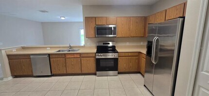 911 Gloucester Ct in Kissimmee, FL - Building Photo - Building Photo