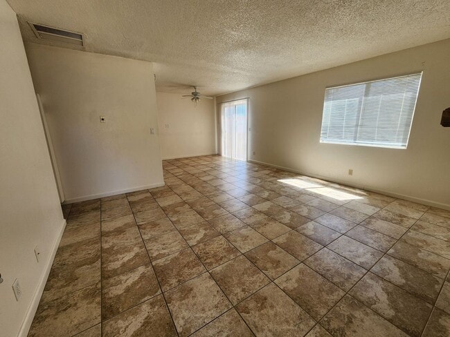 72364 Sunnyvale Dr in Twentynine Palms, CA - Foto de edificio - Building Photo
