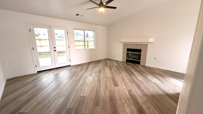 449 S Greenwood St in Porterville, CA - Building Photo - Building Photo