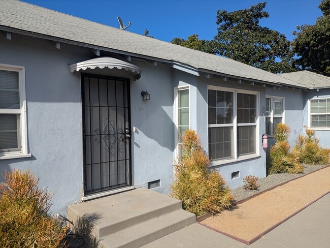 2037 Magnolia Ave, Unit 2037 Magnolia Ave