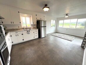 1099 Jacobsen Ln in Petaluma, CA - Building Photo - Building Photo