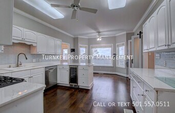 4314 Old Oak Dr in Little Rock, AR - Building Photo - Building Photo