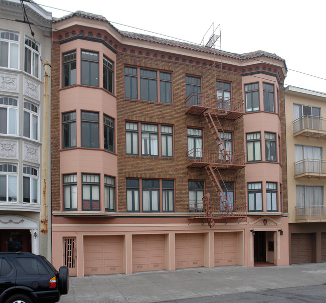 3575 Fillmore St in San Francisco, CA - Building Photo - Building Photo