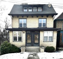 1663 Suburban Ave in Pittsburgh, PA - Building Photo