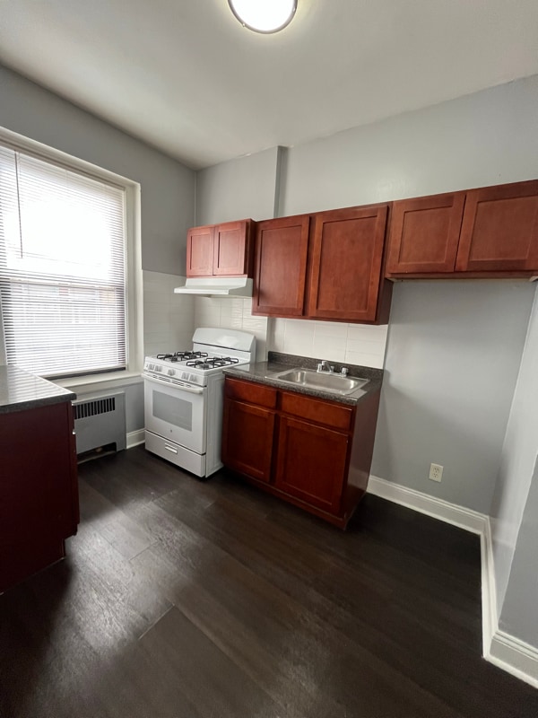 33 S Munn Ave in East Orange, NJ - Building Photo - Building Photo