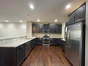 11 Bethel Ln in Schaumburg, IL - Building Photo - Building Photo